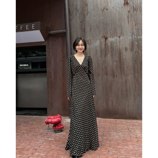 晓雅家   法式浪漫v领显白碎花裙春秋高级感精致御姐风显瘦连衣裙