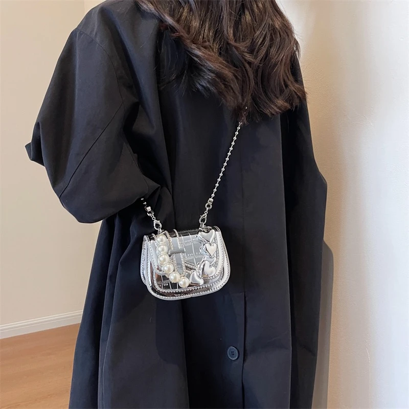 夏季感小众质感珍珠链条斜挎迷你银色手提小包包2024新款百搭