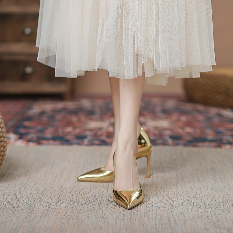 飞燕女鞋2023春夏新款漆皮高跟鞋一脚蹬金色伴娘宴会日常浅口单鞋