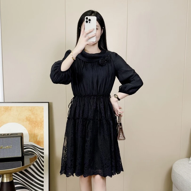 2024秋季新款小众玫瑰坠花盆盆领镂空气质设计师款连衣裙483017