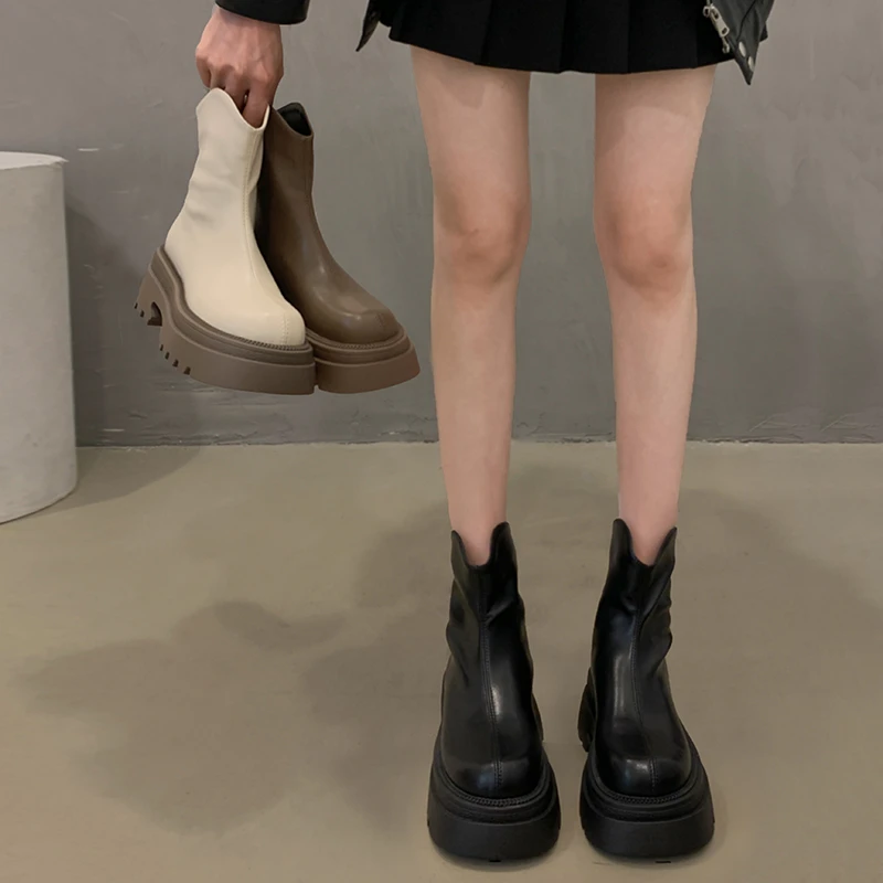 贾不假马丁靴女2023新款秋冬加绒小短靴v口小个子厚底春冬季单靴