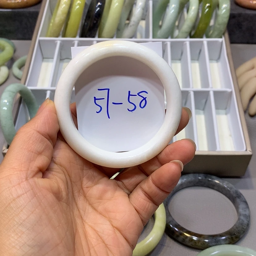 【闪购商品】岫玉手镯未镶嵌手镯66