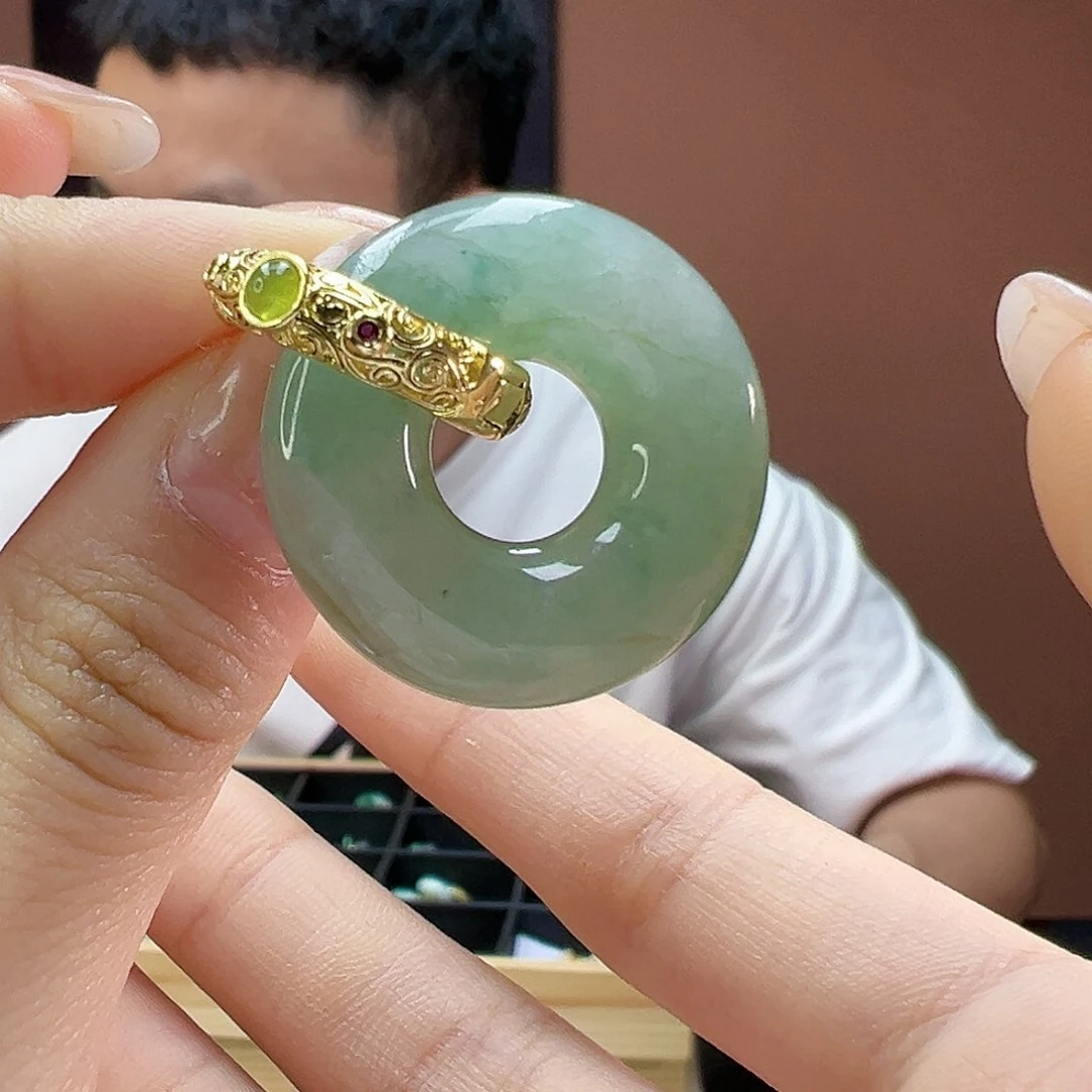 翡翠颈饰未镶嵌吊坠