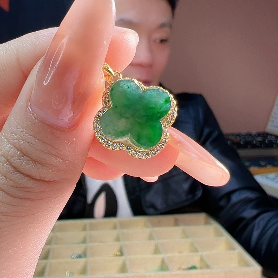 翡翠颈饰银S925镶嵌吊坠