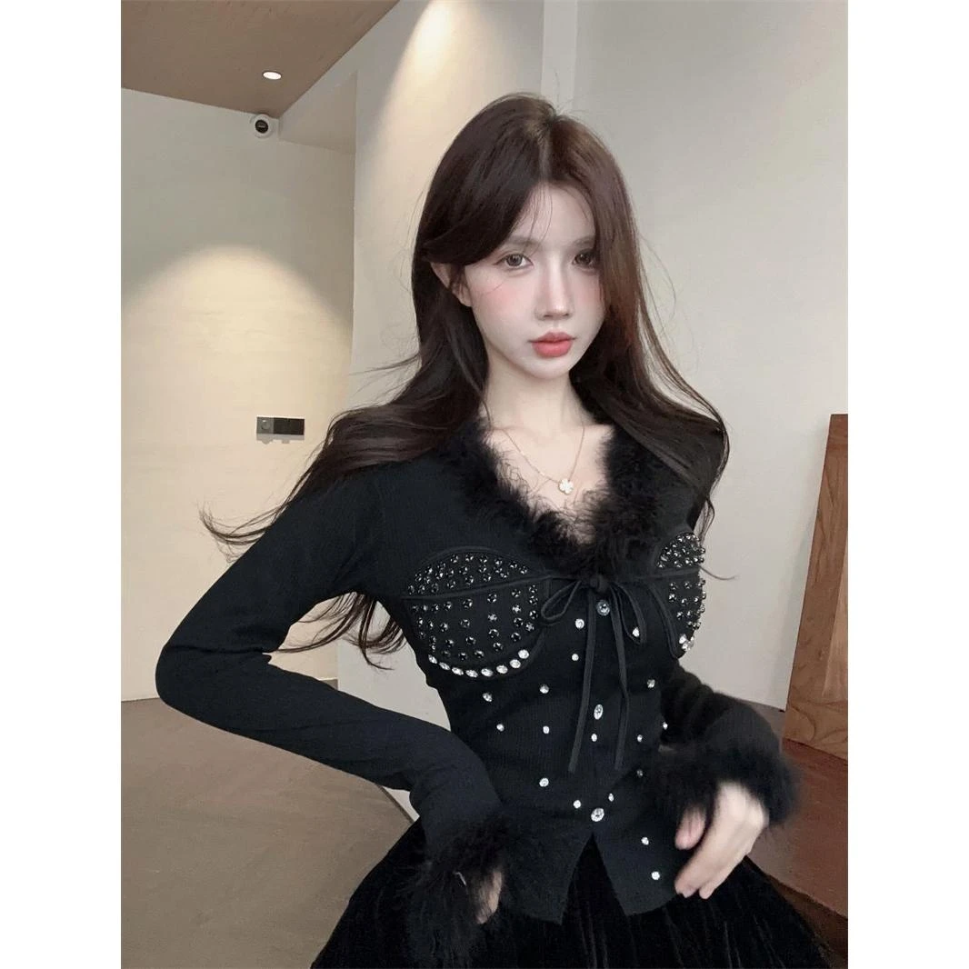 设计感毛毛拼接长袖T恤女秋冬装重工镶钻内搭打底衫修身短款上衣