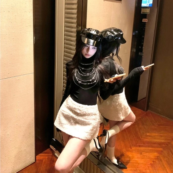 黑色高领珍珠链针织T恤女秋季设计感紧身内搭打底衫纯欲修身上衣