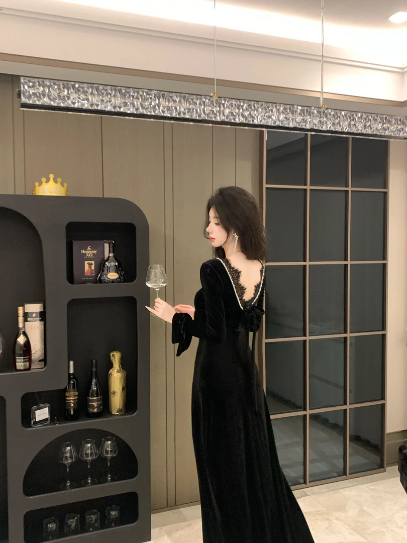 【巴塞罗纳】后背V领蕾丝黑色丝绒长袖连衣裙收腰长裙DYYK-24061837