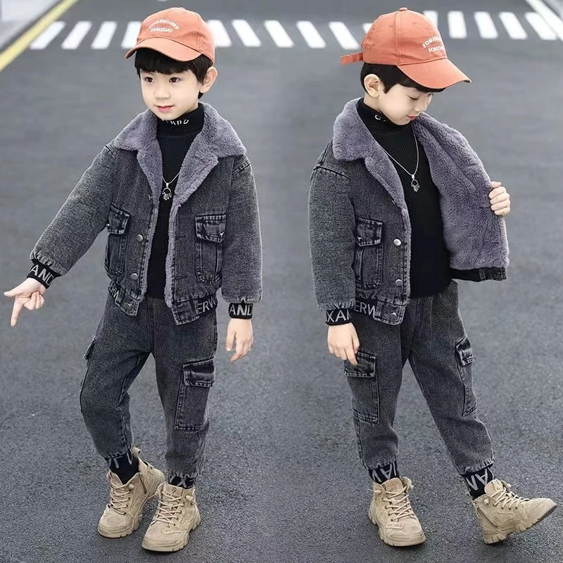 男童加绒加厚洋气套装2025新款儿童冬季帅气男孩衣服牛仔两件套潮