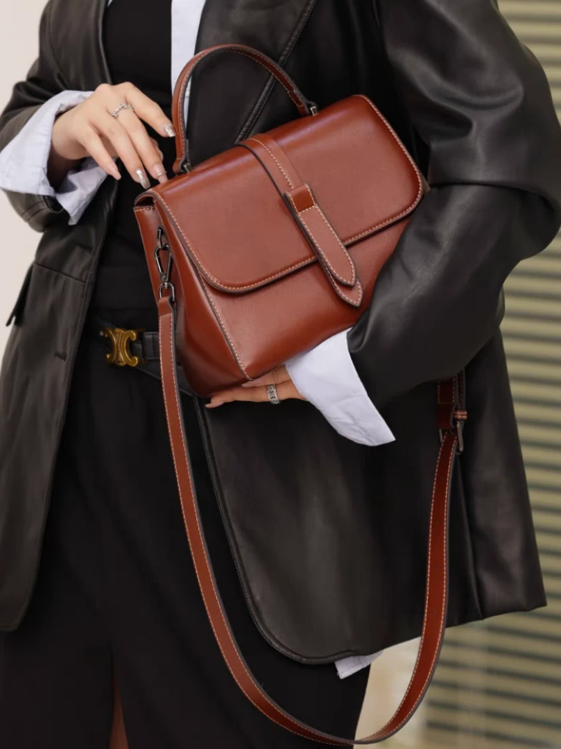 欧美2024新款高级感真皮斜挎小方包女时尚百搭休闲手提包单肩小包