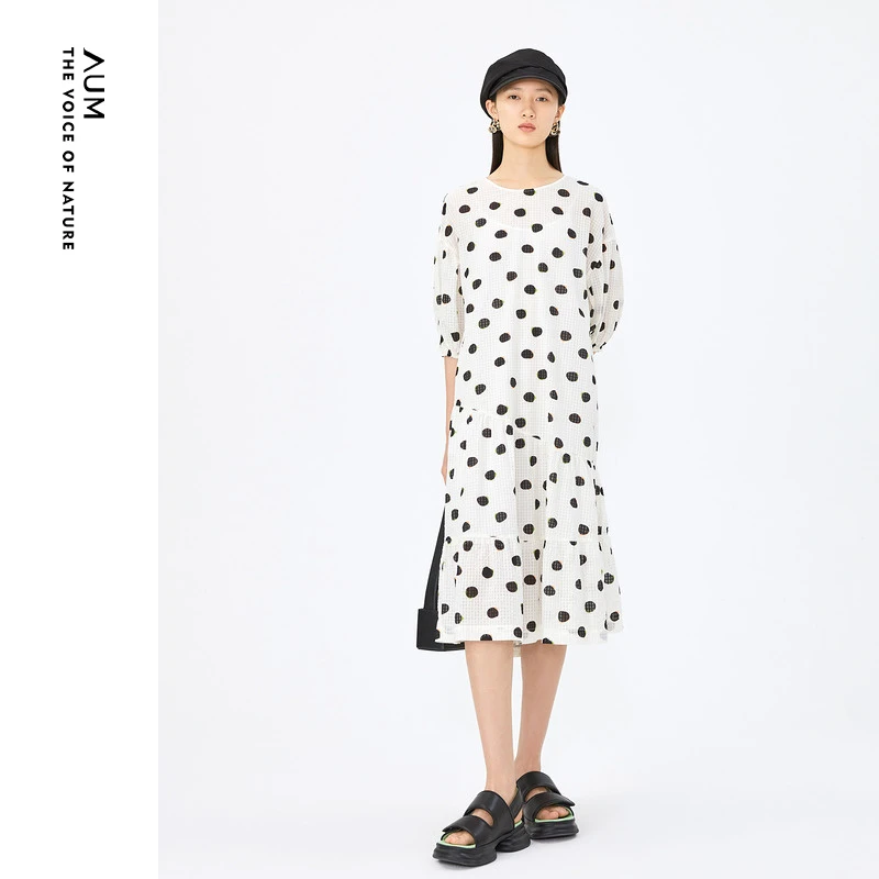 AUM/噢姆AUM噢姆春夏超显瘦碎花白色简约连衣裙M1DE25926