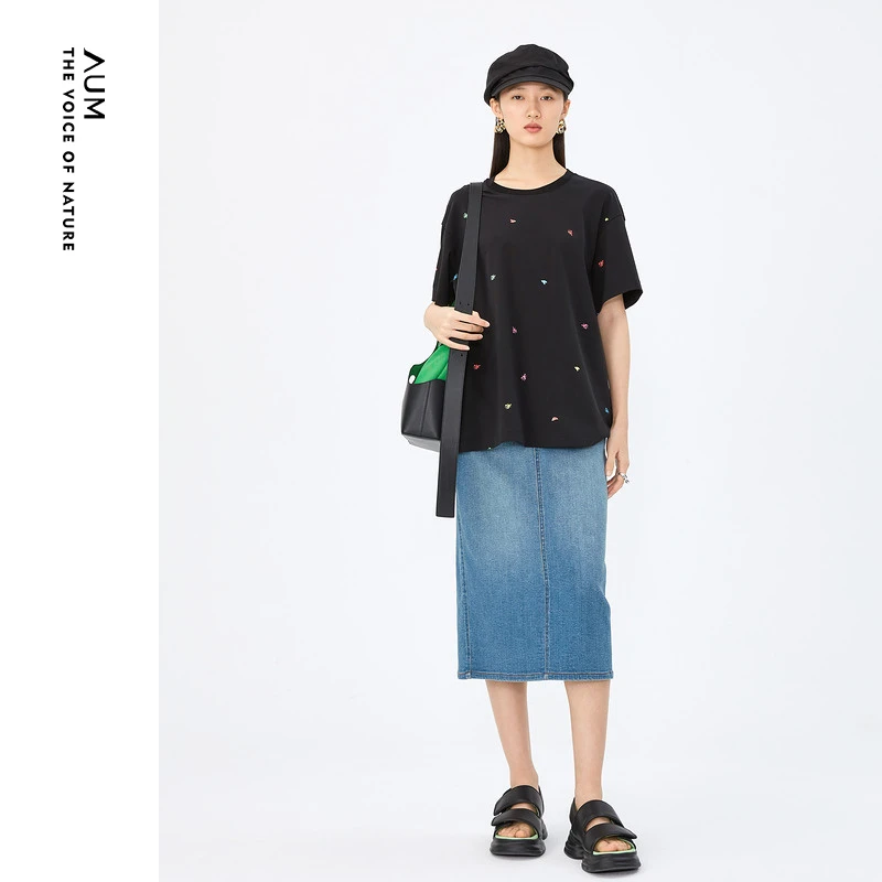 AUM/噢姆夏季休闲黑色T恤M1DE23007牛仔
