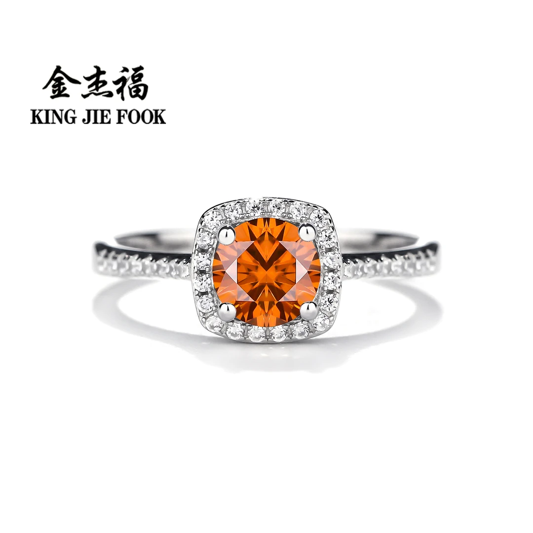 金杰福 芬达s925方包一克拉莫桑钻戒指
