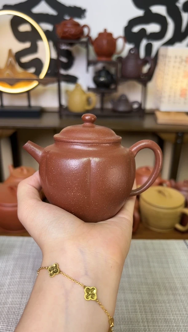 【闪购商品】段泥茶壶独壶红降坡颈纹宫灯壶240CC