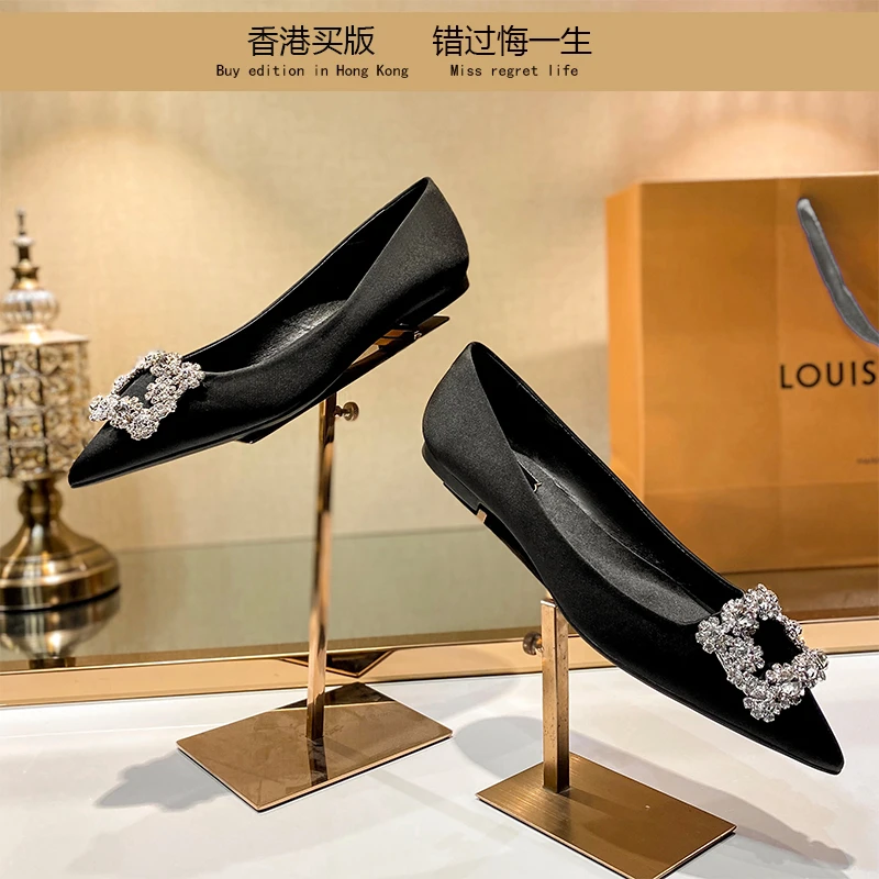 新款2024春秋水钻方扣绸缎平底单鞋浅口尖头百搭通勤舒适工作鞋