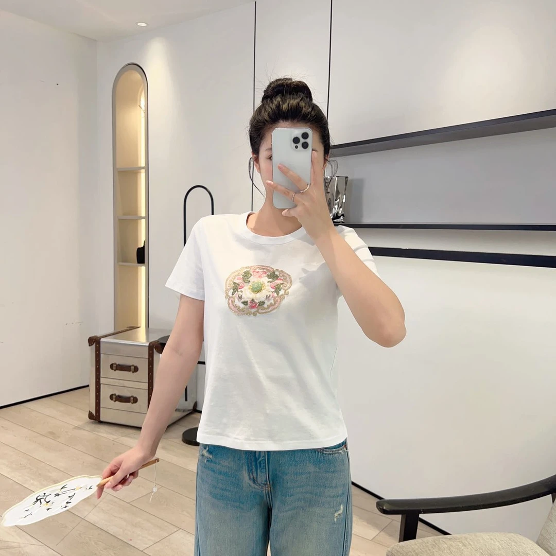 团纹刺绣平安扣圆领短袖Q23