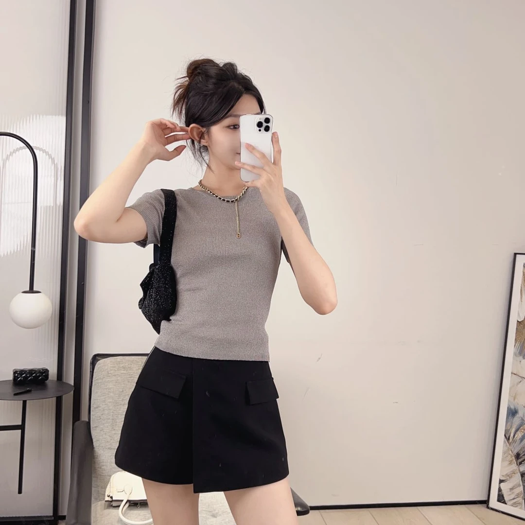 HX80 银线圆领针织上衣