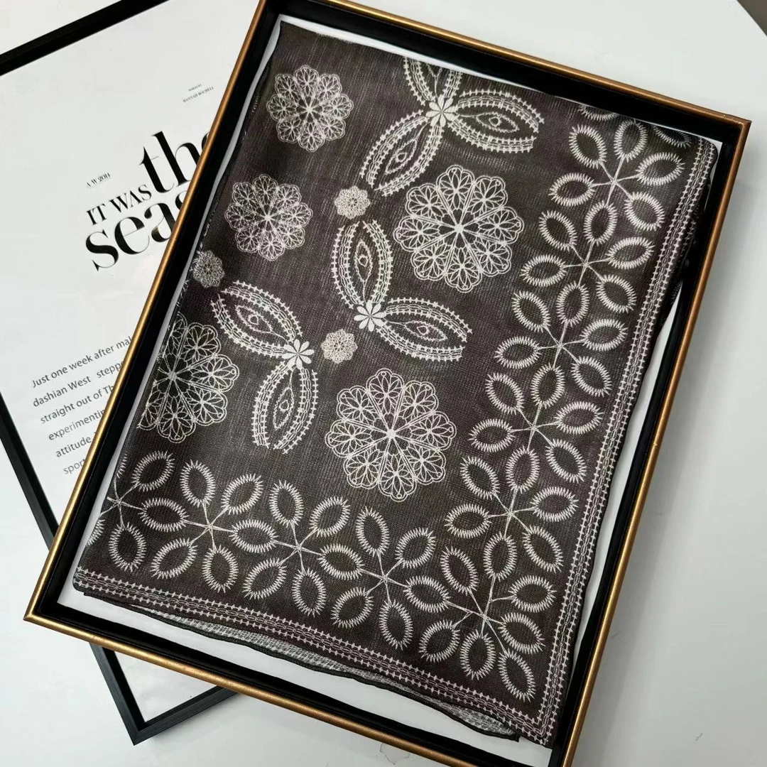 Hongxi Scarves/鸿晰桑蚕丝单面二径西丽纱波西米亚风105方巾F151