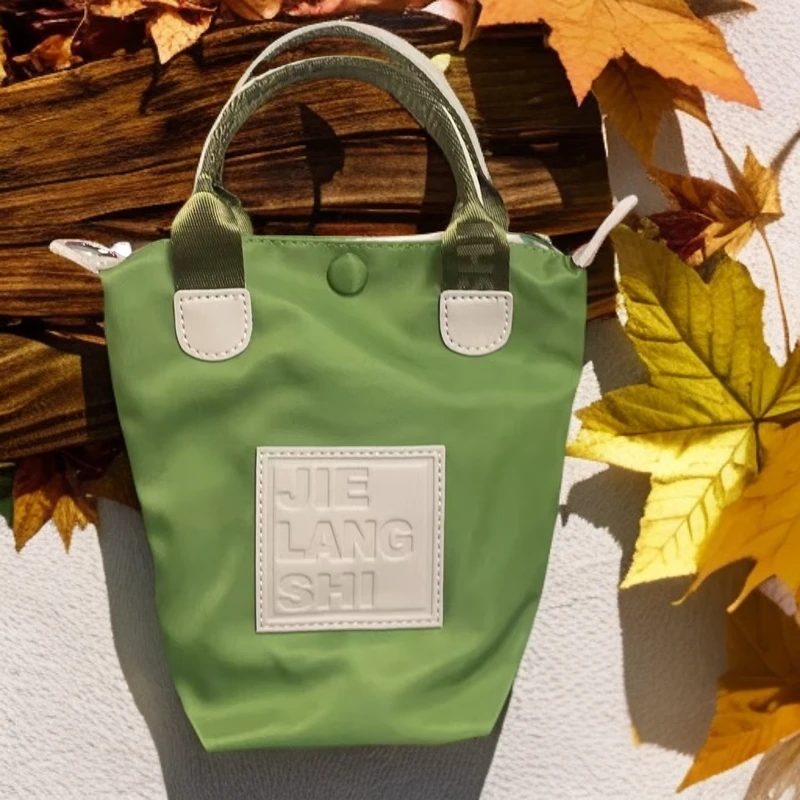 时尚实用秋冬新款女士手提包斜挎包02