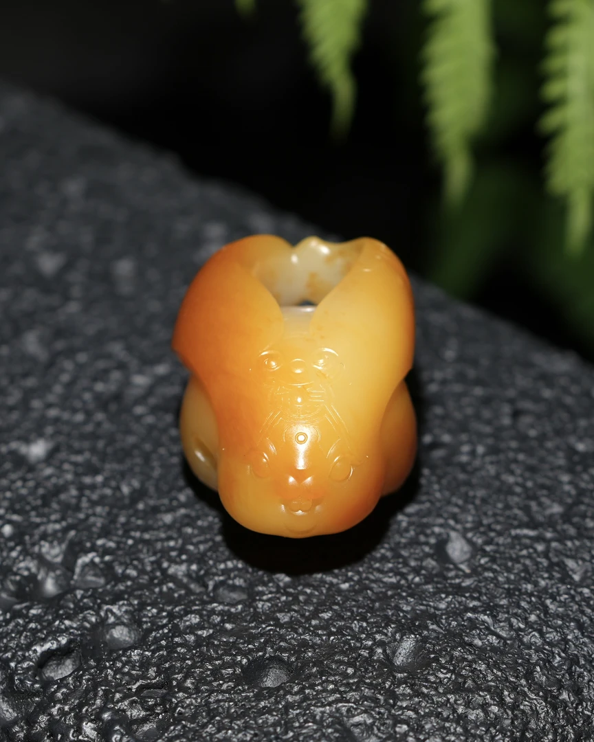 精品和田玉挂件《黄沁兔子》罗最老师作品