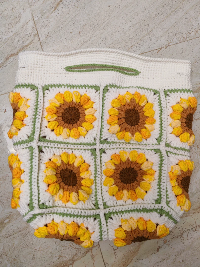 钩织的适合学生、上班族、宝妈、美女外出使用的包包白色针织时尚