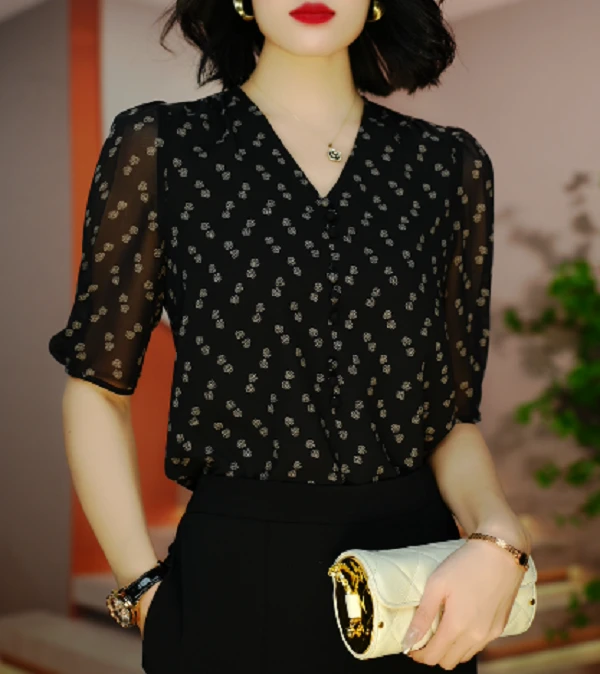 新款上衣百搭时尚气质v领印花洋气经典高级