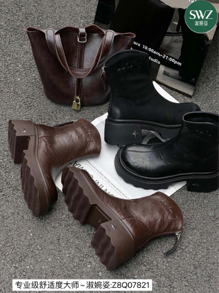 厚底增高手抓纹马丁靴女英伦风复古显瘦短靴