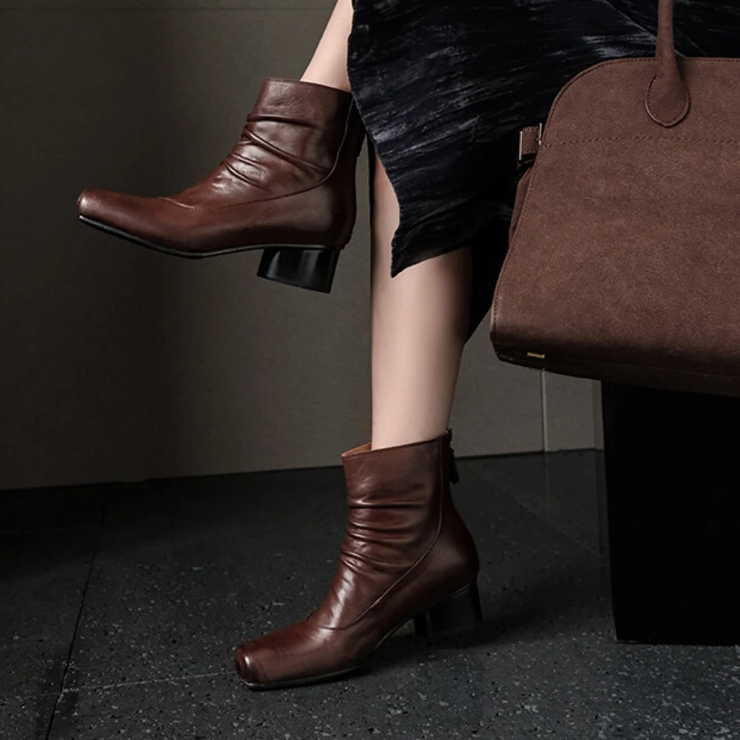 阿丽塔女鞋~4.5cm水洗头层牛皮时装靴方头粗跟短靴复古百搭女靴