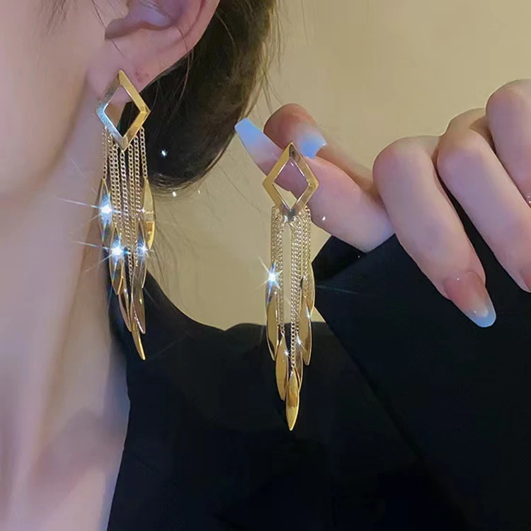 铜合金耳饰 轻奢高级感女神气质流苏耳环长款小众个性夸张耳坠潮