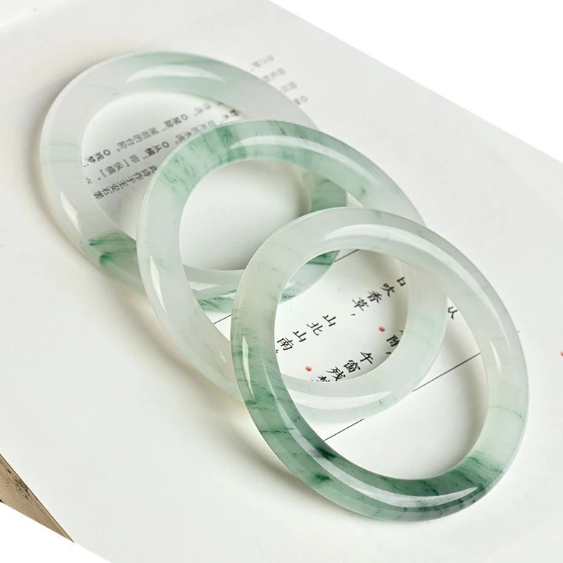 天然石英质玉天山翠手镯 美人镯 多样性发一 美人镯