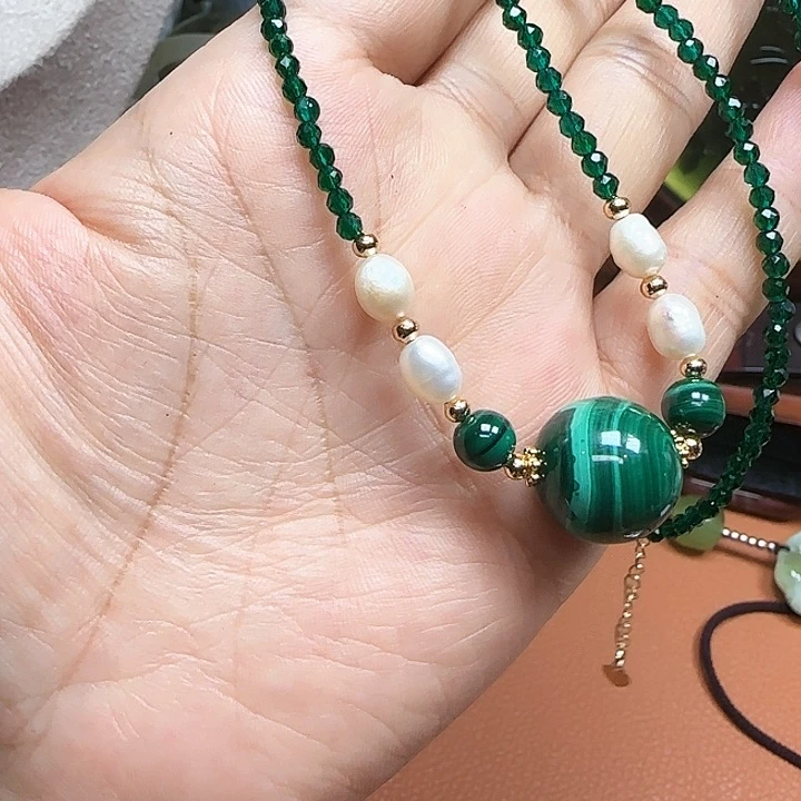 孔雀石颈饰未镶嵌