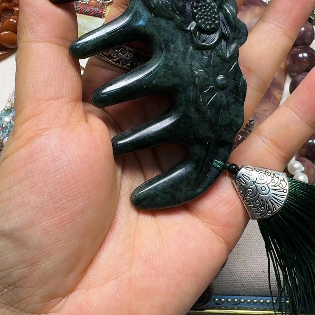 【闪购商品】蛇纹石玉手把件未镶嵌M**r