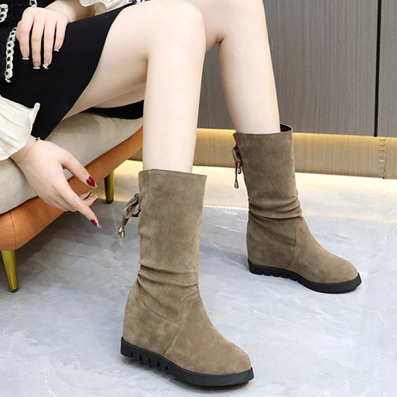 厚底内增高中靴女显瘦磨砂短款保暖马丁靴2025秋冬季英伦风中筒靴