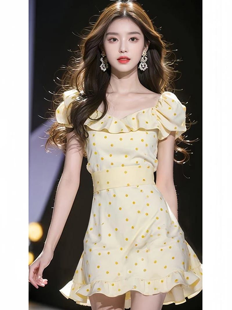法式气质甜美黄色波点方领短袖连衣裙夏季超好看高端绝美收腰短裙