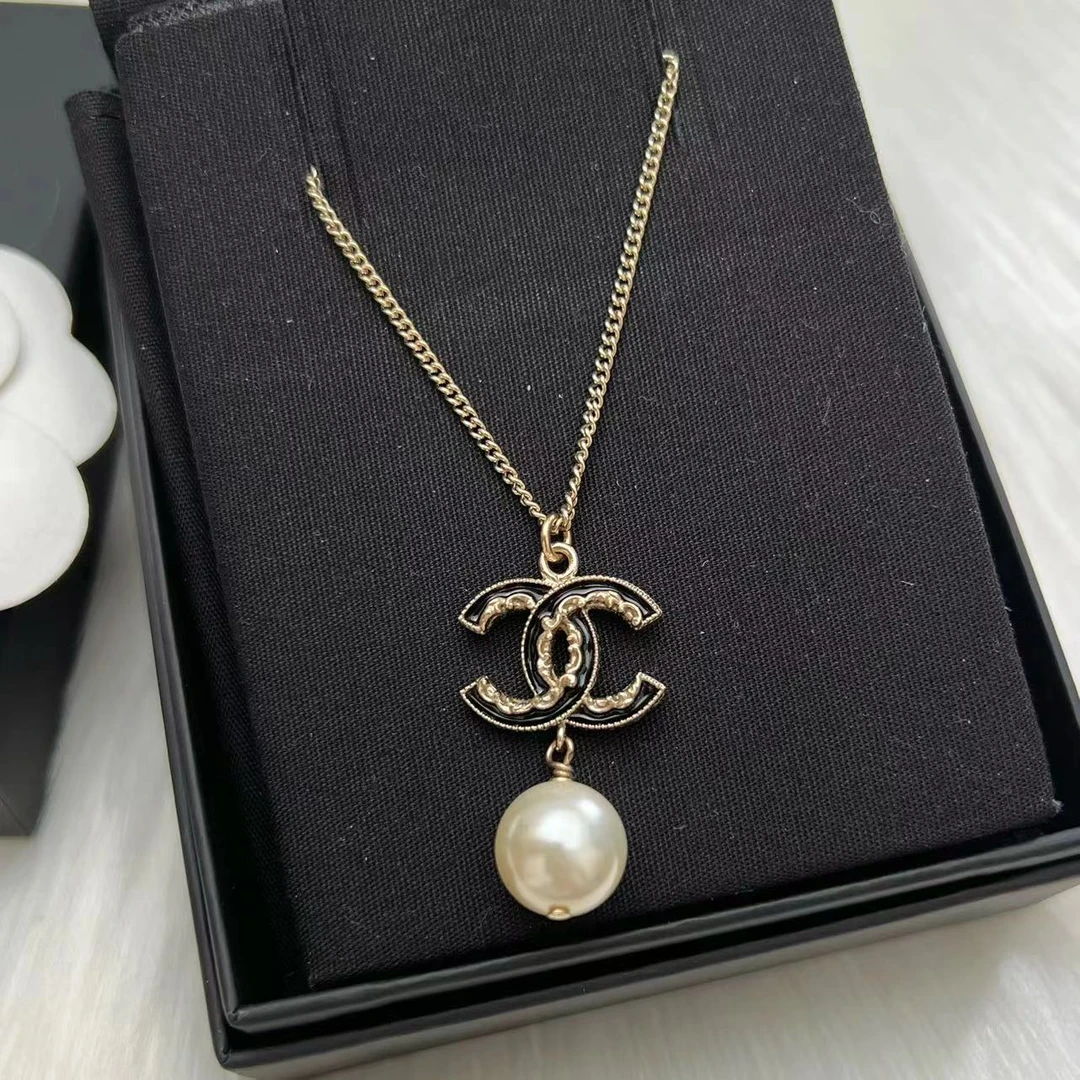 99新 Chanel/香奈儿 黑色珐琅双C珍珠项链 03618