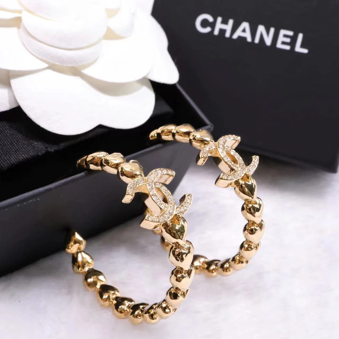 全新未使用 Chanel/香奈儿 23p金色爱心满钻双c耳圈 05862