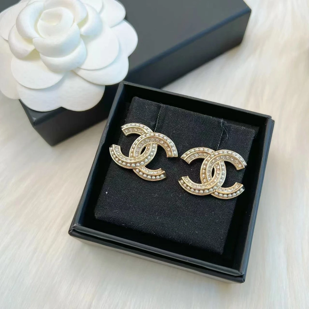 全新未使用 Chanel/香奈儿 金色珍珠镶钻大号双C耳钉 01829