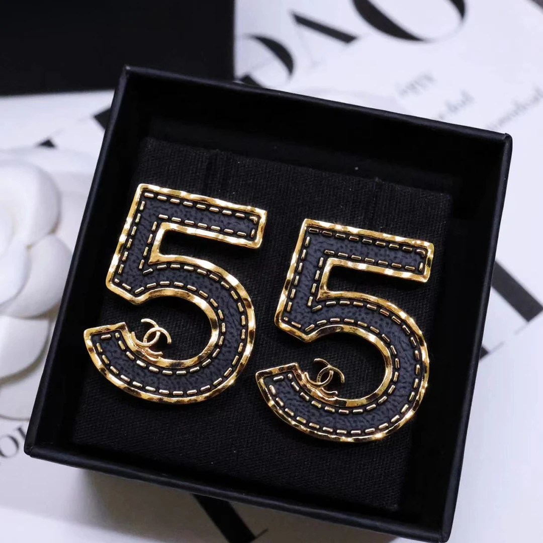 全新未使用 Chanel/香奈儿 23s黑金数字5大号耳钉 05658