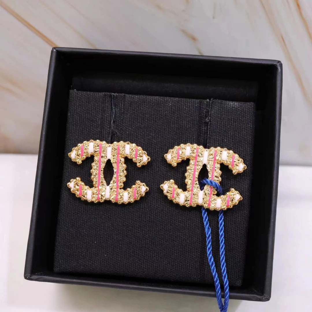 全新未使用 Chanel/香奈儿 24p粉金条纹中号双c耳钉 05739