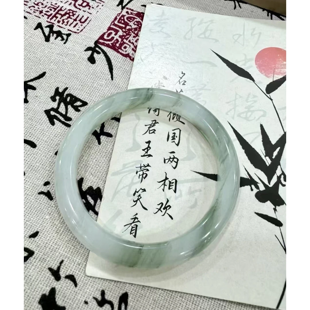 石英质玉天山翠手镯多样性发货 编号：200