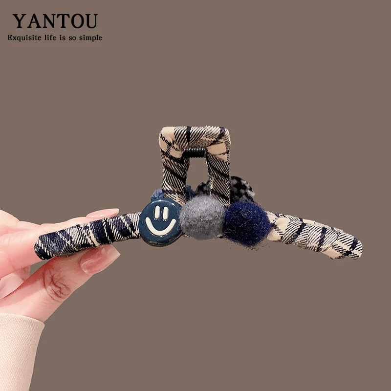 韩国可爱毛绒笑脸AB面抓夹甜美气质鲨鱼夹后脑勺盘发夹子秋冬发夹