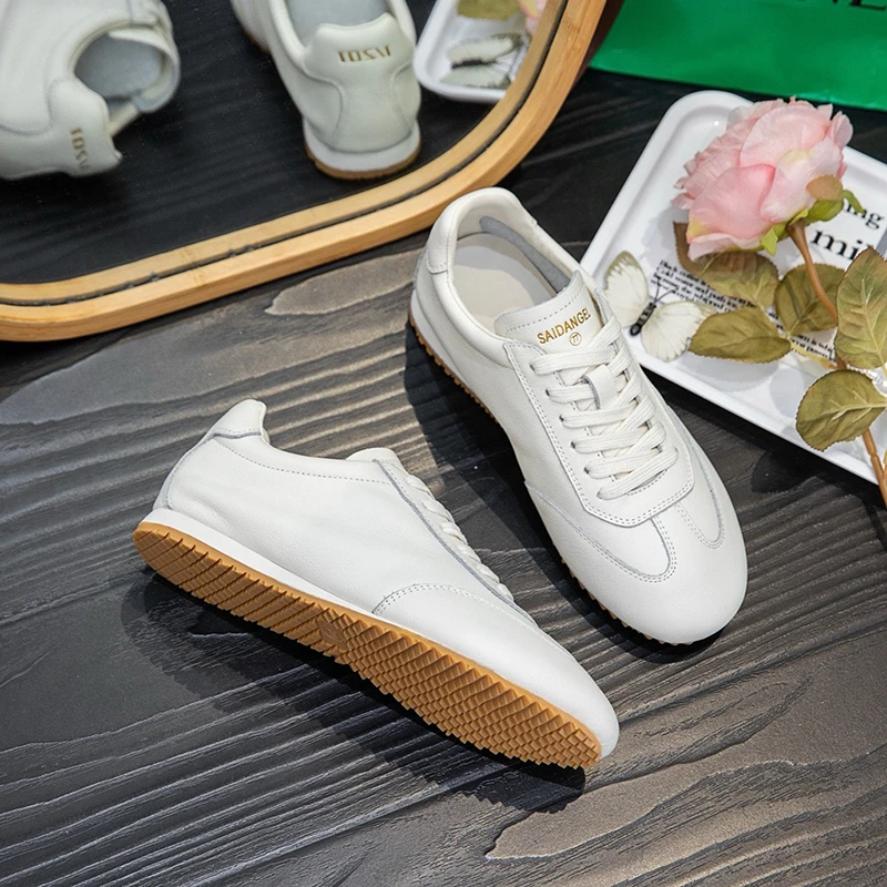 真皮软底阿甘鞋女款2024新款网红平底系带女潮流百搭低帮小白鞋