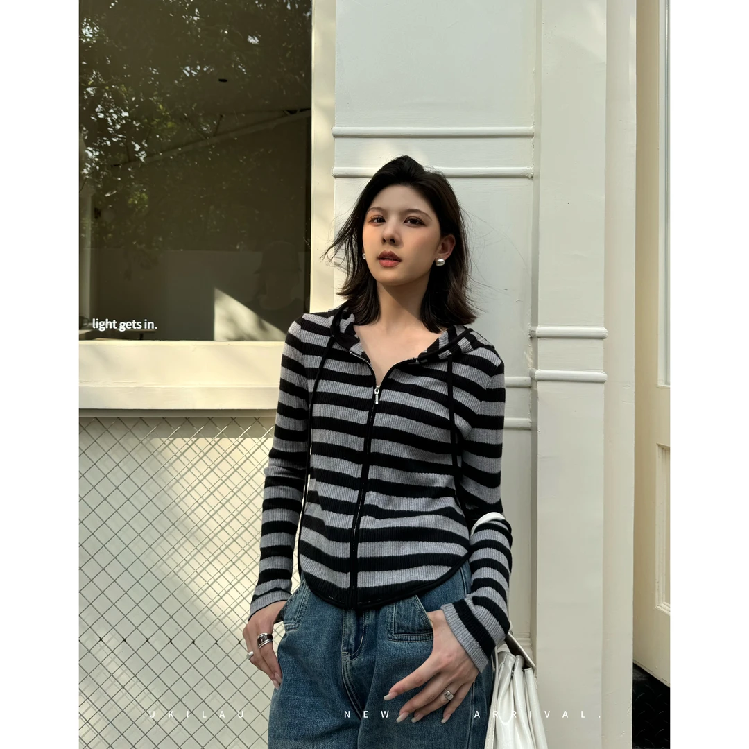 UKILAU深邃条纹  修身显瘦连帽针织衫女设计感小众高级感长袖上衣