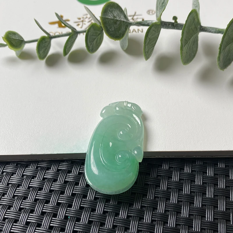 Colourful Yunnan/七彩云南冰种阳绿翡翠如意
