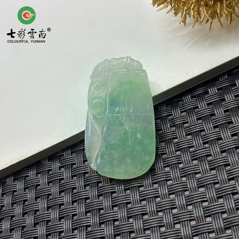 Colourful Yunnan/七彩云南冰种飘绿色翡翠竹节