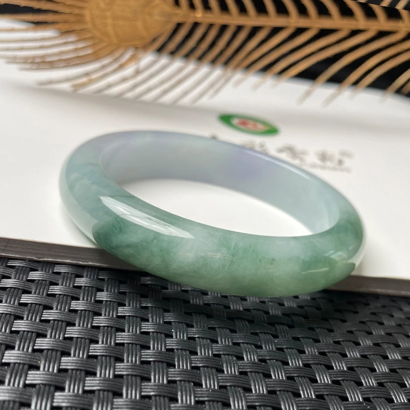 Colourful Yunnan/七彩云南冰种飘花翡翠手镯