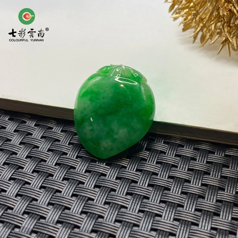 Colourful Yunnan/七彩云南冰种绿色翡翠桃子