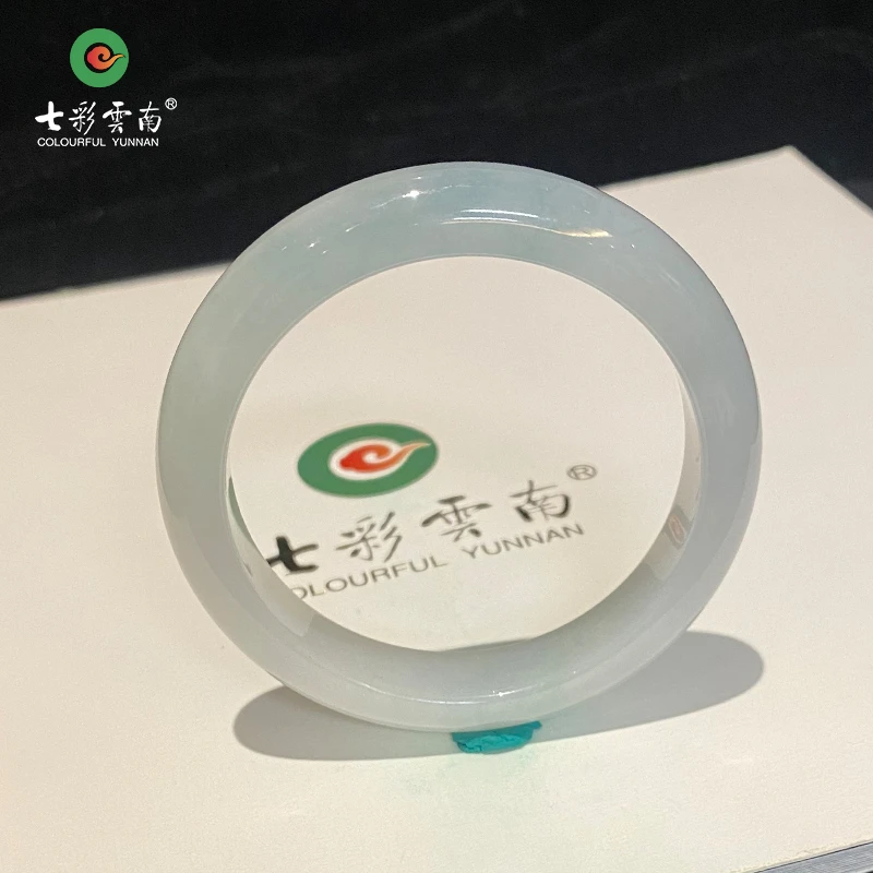 Colourful Yunnan/七彩云南冰种飘蓝花翡翠手镯