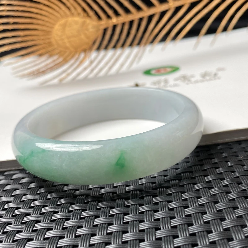 Colourful Yunnan/七彩云南冰种白底青翡翠手镯