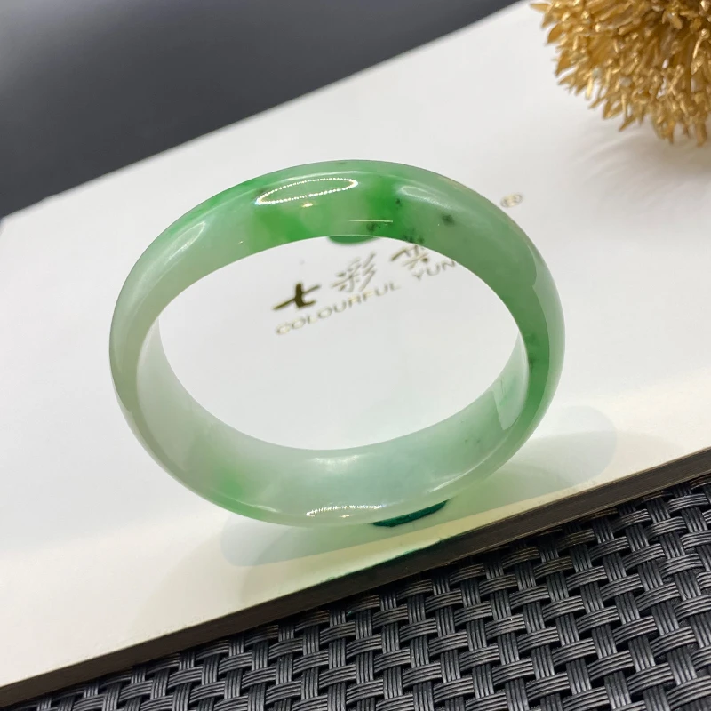 Colourful Yunnan/七彩云南冰种阳绿翡翠贵妃手镯