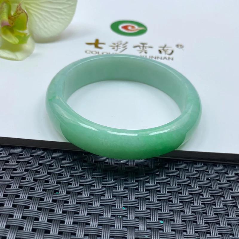 Colourful Yunnan/七彩云南冰种阳绿翡翠手镯